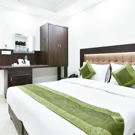 Hotel Treebo Mehar Castle Delhi Zewnętrze zdjęcie