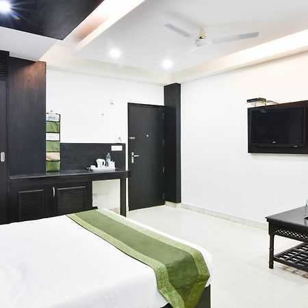 Hotel Treebo Mehar Castle Delhi Zewnętrze zdjęcie