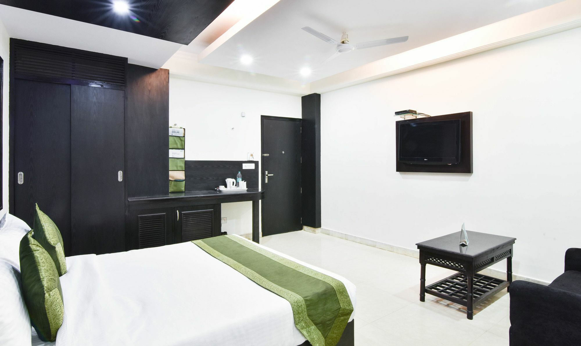 Hotel Treebo Mehar Castle Delhi Zewnętrze zdjęcie