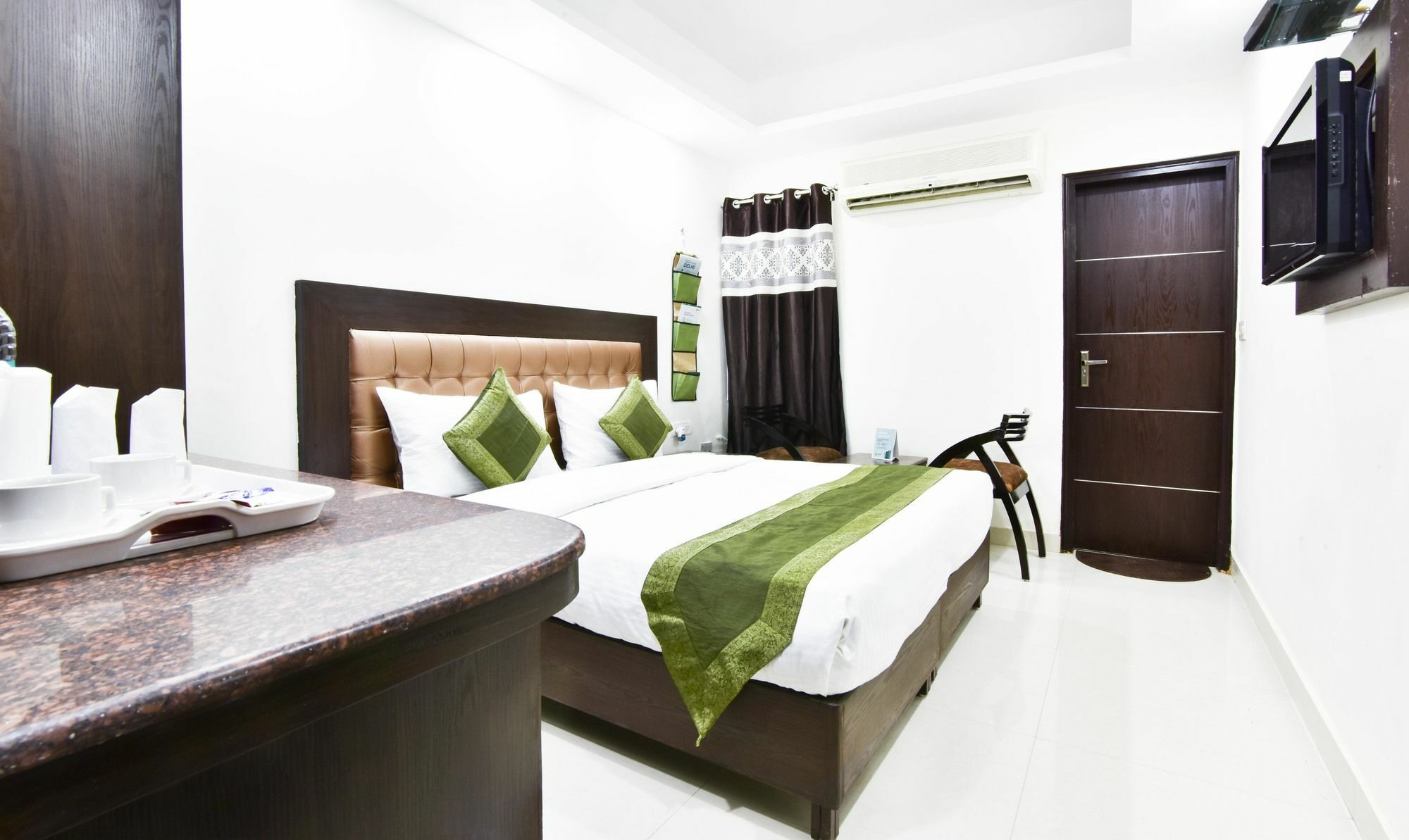 Hotel Treebo Mehar Castle Delhi Zewnętrze zdjęcie