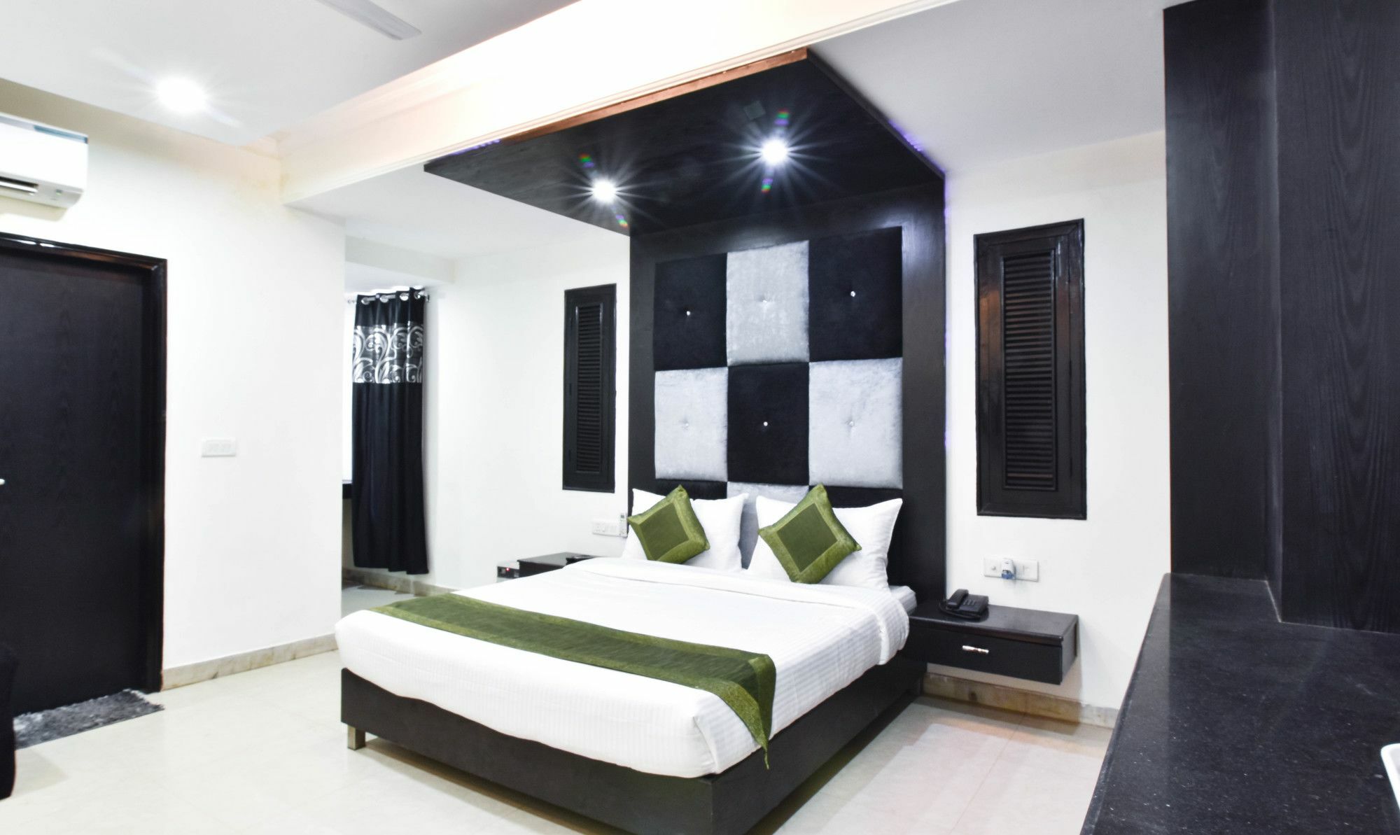 Hotel Treebo Mehar Castle Delhi Zewnętrze zdjęcie