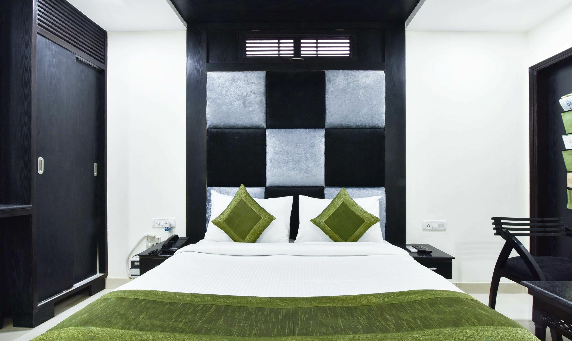 Hotel Treebo Mehar Castle Delhi Zewnętrze zdjęcie