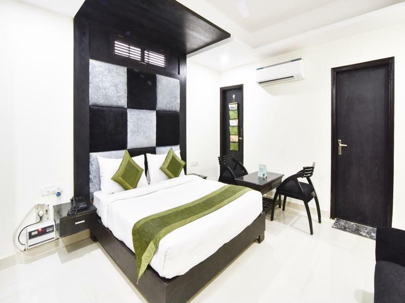 Hotel Treebo Mehar Castle Delhi Zewnętrze zdjęcie