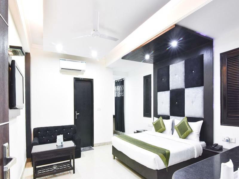 Hotel Treebo Mehar Castle Delhi Zewnętrze zdjęcie