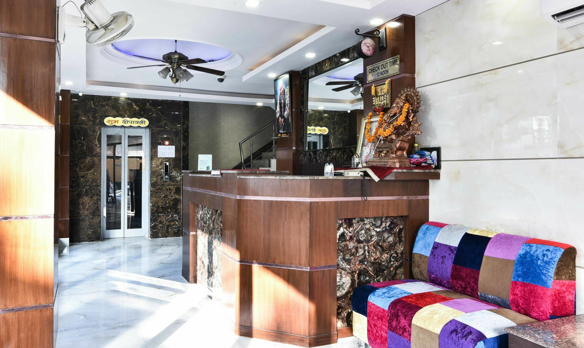 Hotel Treebo Mehar Castle Delhi Zewnętrze zdjęcie