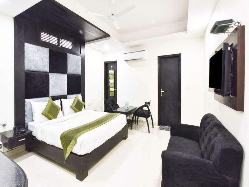 Hotel Treebo Mehar Castle Delhi Zewnętrze zdjęcie
