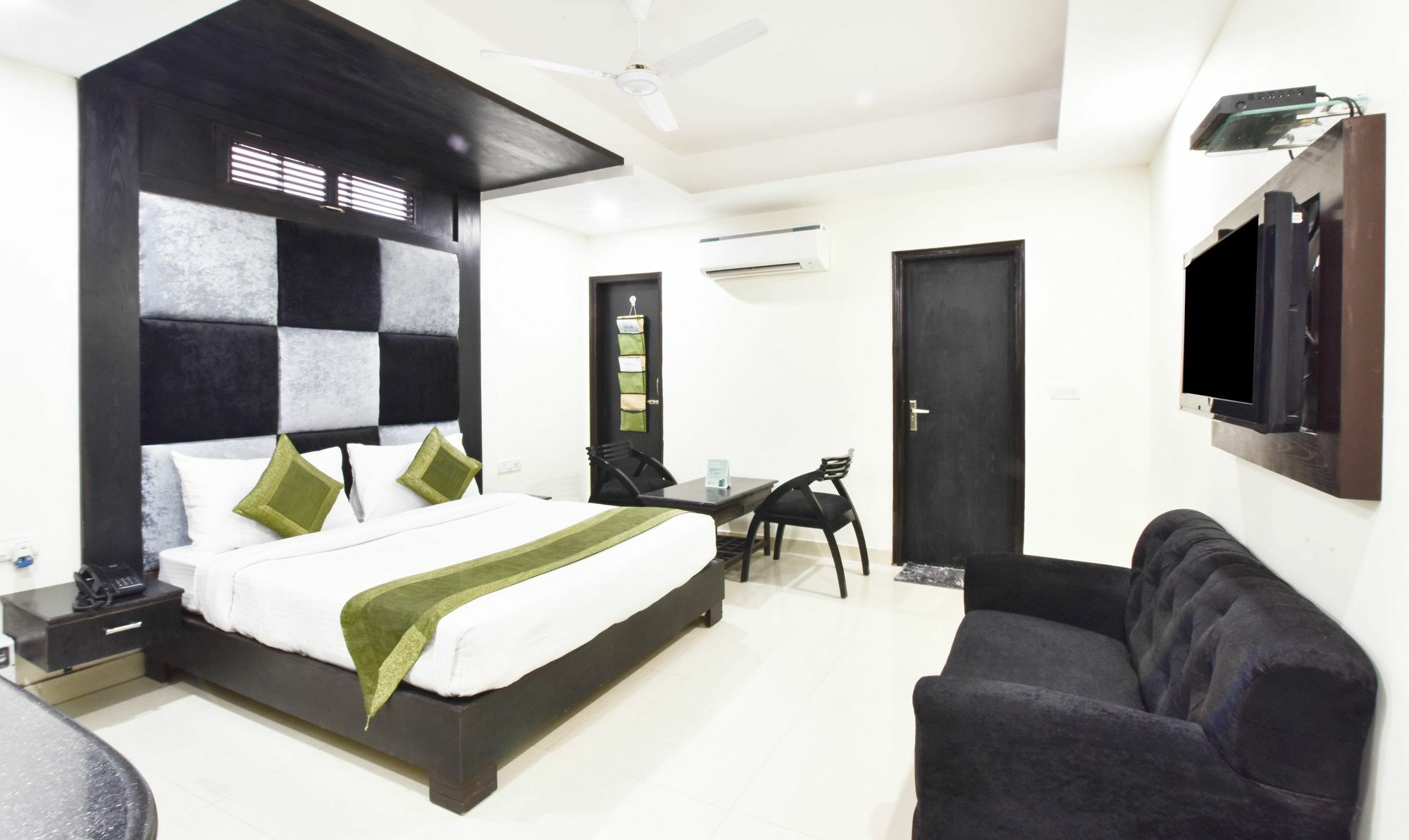 Hotel Treebo Mehar Castle Delhi Zewnętrze zdjęcie
